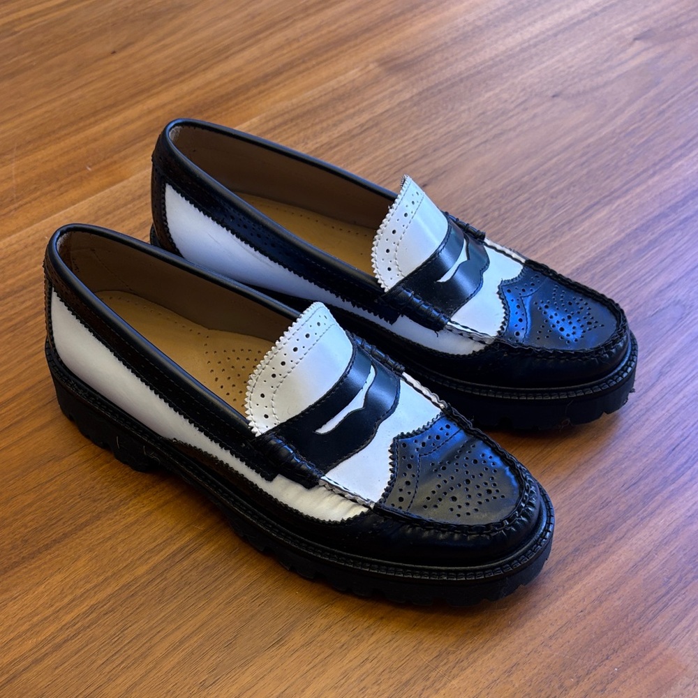 G.H. Bass Weejuns Whitney Brogue - size 9M
